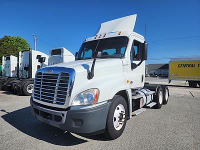 Used 2016 Freightliner Cascadia Day Cab 6x4, Semi Truck for sale #354617 - photo 1