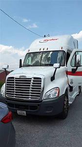 Used 2015 Freightliner Cascadia Sleeper Cab 6x4, Semi Truck for sale #560764 - photo 1