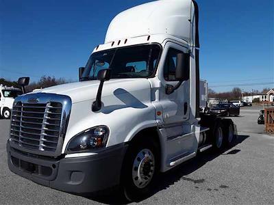 Used 2016 Freightliner Cascadia Day Cab 6x4, Semi Truck for sale #660862 - photo 1