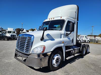 Used 2017 Freightliner Cascadia Day Cab 6x4, Semi Truck for sale #672001 - photo 1