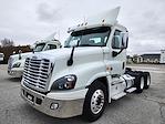 Used 2017 Freightliner Cascadia Day Cab 6x4, Semi Truck for sale #673775 - photo 1