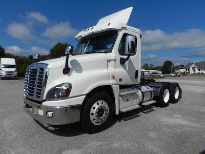 Used 2017 Freightliner Cascadia Day Cab 6x4, Semi Truck for sale #673777 - photo 1