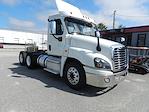 Used 2017 Freightliner Cascadia Day Cab 6x4, Semi Truck for sale #673777 - photo 4