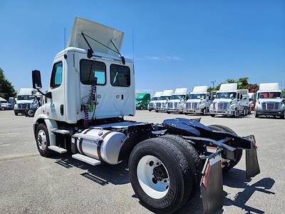 Used 2018 Freightliner Cascadia Day Cab 4x2, Semi Truck for sale #681824 - photo 2