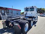 Used 2018 Freightliner Cascadia Day Cab 6x4, Semi Truck for sale #751158 - photo 5