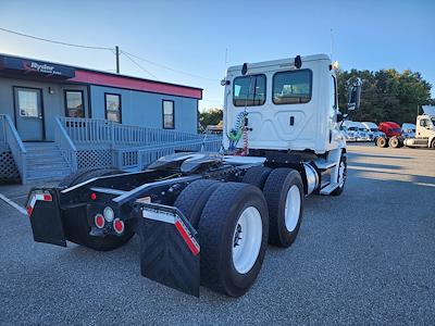 Used 2018 Freightliner Cascadia Day Cab 6x4, Semi Truck for sale #751159 - photo 2