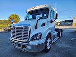 Used 2018 Freightliner Cascadia Day Cab 6x4, Semi Truck for sale #751159 - photo 3