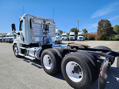 Used 2018 Freightliner Cascadia Day Cab 6x4, Semi Truck for sale #752917 - photo 2