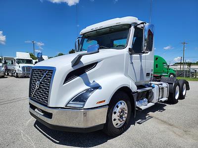 Used 2019 Volvo VNL 6x4, Semi Truck for sale #774428 - photo 1