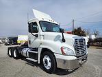 Used 2018 Freightliner Cascadia Day Cab 6x4, Semi Truck for sale #789640 - photo 4