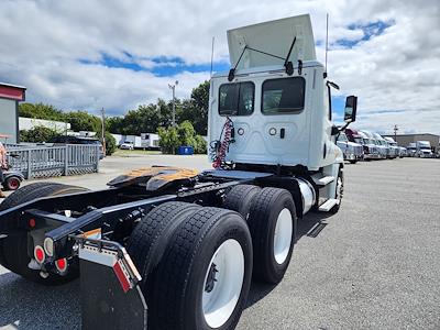 Used 2019 Freightliner Cascadia Day Cab 6x4, Semi Truck for sale #791200 - photo 2