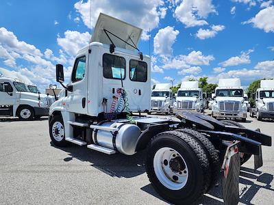 Used 2019 Freightliner Cascadia Day Cab 4x2, Semi Truck for sale #820642 - photo 1