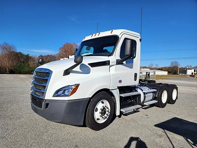 Used 2019 Freightliner Cascadia Day Cab 6x4, Semi Truck for sale #865436 - photo 1