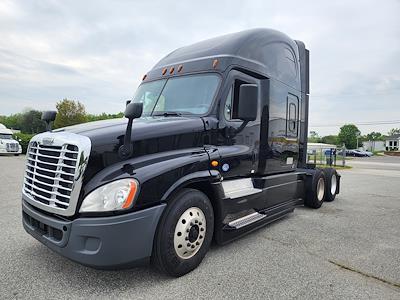 Used 2020 Freightliner Cascadia Sleeper Cab 6x4, Semi Truck for sale #880025 - photo 1