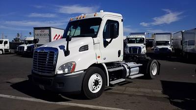 Used 2015 Freightliner Cascadia Day Cab 4x2, Semi Truck for sale #310415 - photo 1