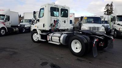 Used 2015 Freightliner Cascadia Day Cab 4x2, Semi Truck for sale #314027 - photo 2