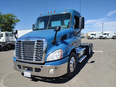 Used 2016 Freightliner Cascadia 6x4, Semi Truck for sale #356996 - photo 2