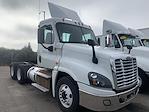 Used 2016 Freightliner Cascadia Day Cab 6x4, Semi Truck for sale #650442 - photo 4