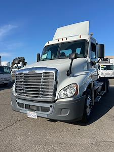 Used 2017 Freightliner Cascadia Day Cab 6x4, Semi Truck for sale #662178 - photo 1