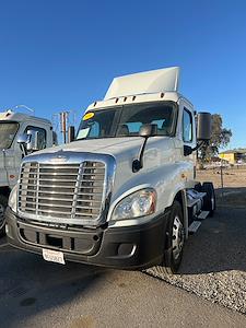 Used 2016 Freightliner Cascadia Day Cab 4x2, Semi Truck for sale #663411 - photo 1