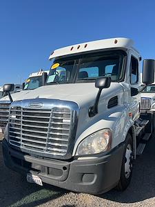 Used 2017 Freightliner Cascadia Day Cab 6x4, Semi Truck for sale #678613 - photo 1