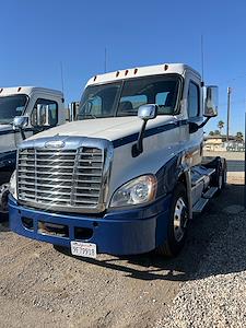 Used 2018 Freightliner Cascadia Day Cab 6x4, Semi Truck for sale #685494 - photo 1