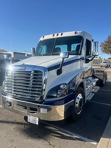 Used 2018 Freightliner Cascadia Day Cab 6x4, Semi Truck for sale #685507 - photo 1