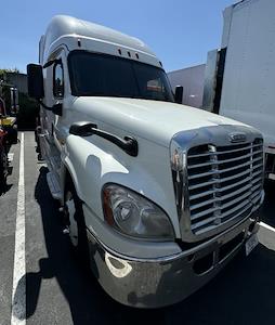 Used 2019 Freightliner Cascadia Sleeper Cab 6x4, Semi Truck for sale #832847 - photo 1