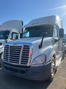 Used 2019 Freightliner Cascadia Sleeper Cab 6x4, Semi Truck for sale #877984 - photo 1