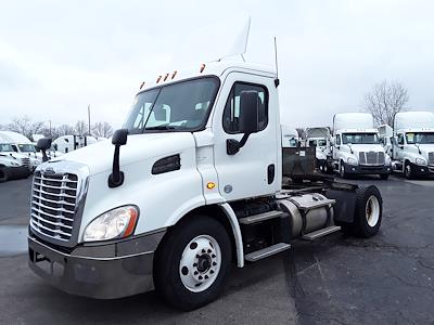 Used 2014 Freightliner Cascadia Day Cab 4x2, Semi Truck for sale #303239 - photo 1