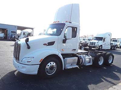 Used 2015 Peterbilt 579 6x4, Semi Truck for sale #347127 - photo 1