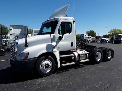 Used 2016 Freightliner Cascadia Day Cab 6x4, Semi Truck for sale #359360 - photo 1