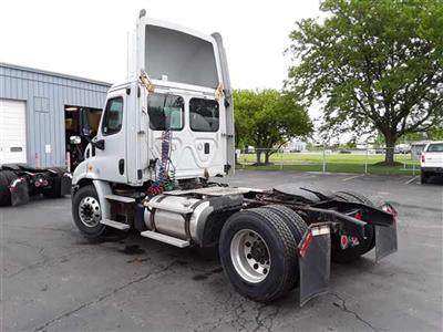 Used 2013 Freightliner Cascadia Day Cab 4x2, Semi Truck for sale #509573 - photo 2