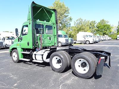 Used 2016 Freightliner Cascadia Day Cab 6x4, Semi Truck for sale #645575 - photo 2