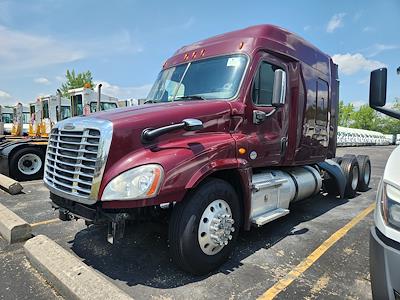 Used 2016 Freightliner Cascadia Sleeper Cab 6x4, Semi Truck for sale #662063 - photo 1