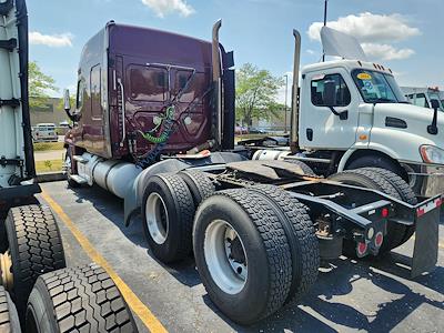 Used 2016 Freightliner Cascadia Sleeper Cab 6x4, Semi Truck for sale #662063 - photo 2