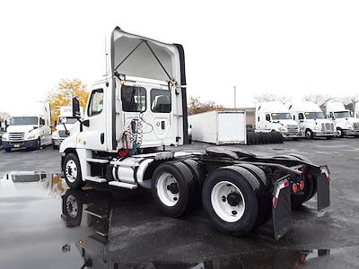 Used 2017 Freightliner Cascadia Day Cab 6x4, Semi Truck for sale #670275 - photo 2