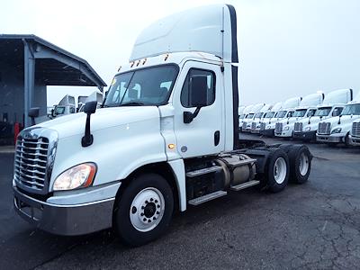 Used 2017 Freightliner Cascadia Day Cab 6x4, Semi Truck for sale #673110 - photo 1