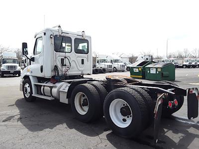 Used 2017 Freightliner Cascadia Day Cab 6x4, Semi Truck for sale #673635 - photo 2
