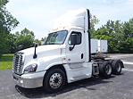 Used 2017 Freightliner Cascadia Day Cab 6x4, Semi Truck for sale #673988 - photo 1