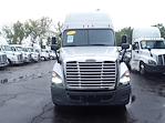 Used 2017 Freightliner Cascadia Sleeper Cab 6x4, Semi Truck for sale #680785 - photo 4