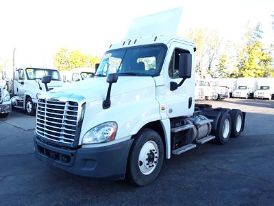 Used 2018 Freightliner Cascadia Day Cab 6x4, Semi Truck for sale #685192 - photo 1