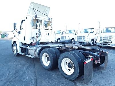 Used 2018 Freightliner Cascadia Day Cab 6x4, Semi Truck for sale #685192 - photo 2