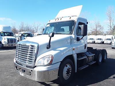 Used 2018 Freightliner Cascadia Day Cab 6x4, Semi Truck for sale #685216 - photo 1