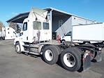 Used 2018 Freightliner Cascadia Day Cab 6x4, Semi Truck for sale #685216 - photo 2