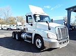 Used 2018 Freightliner Cascadia Day Cab 6x4, Semi Truck for sale #744649 - photo 4