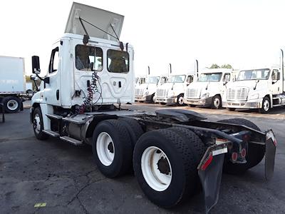 Used 2018 Freightliner Cascadia Day Cab 6x4, Semi Truck for sale #744748 - photo 2