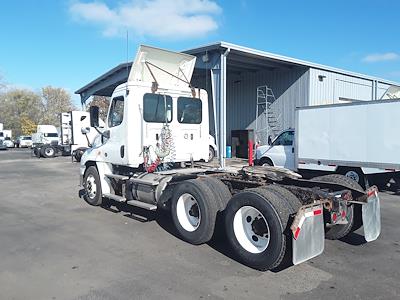 Used 2018 Freightliner Cascadia Day Cab 6x4, Semi Truck for sale #746726 - photo 2