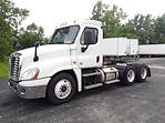 Used 2018 Freightliner Cascadia Day Cab 6x4, Semi Truck for sale #768137 - photo 3