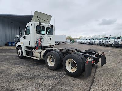 Used 2019 Freightliner Cascadia Day Cab 6x4, Semi Truck for sale #795707 - photo 2